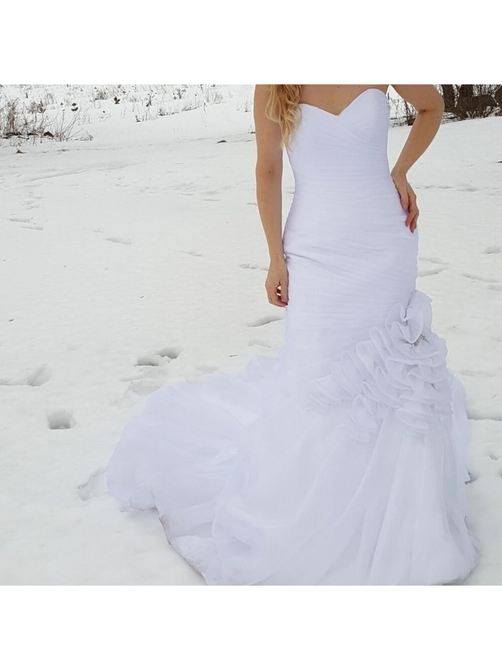 Maggie Sottero white ruffled mermaid wedding gown. Size 6. EUC